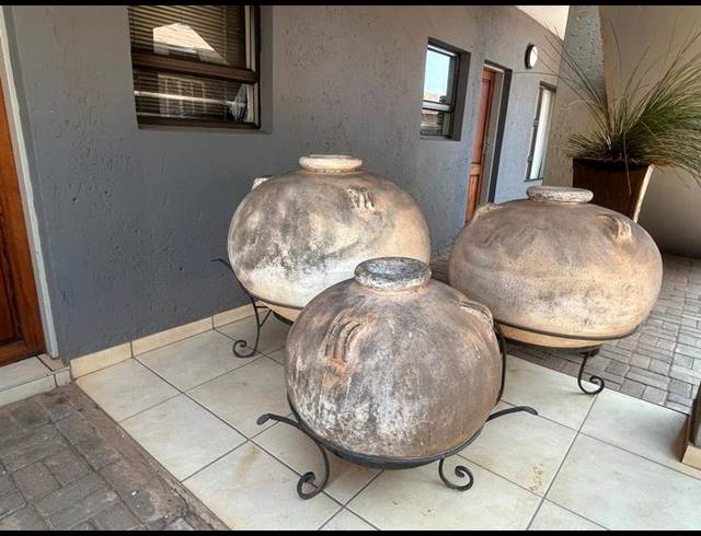 1 BEDROOM PROPERTY TO RENT IN MAHWELERENG